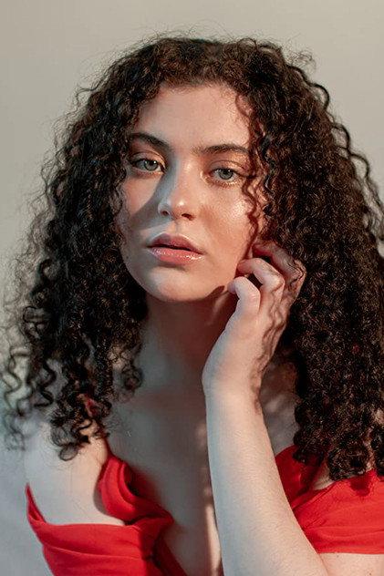 Lilla Crawford - Actor Profile Photo