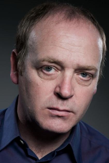 Simon Wolfe - Actor Profile Photo