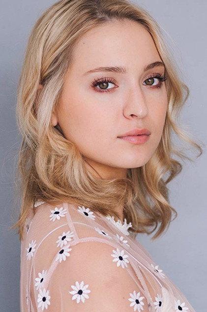 Ashlee Füss - Actor Profile Photo