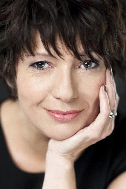 Raphaela Dell - Actor Profile Photo