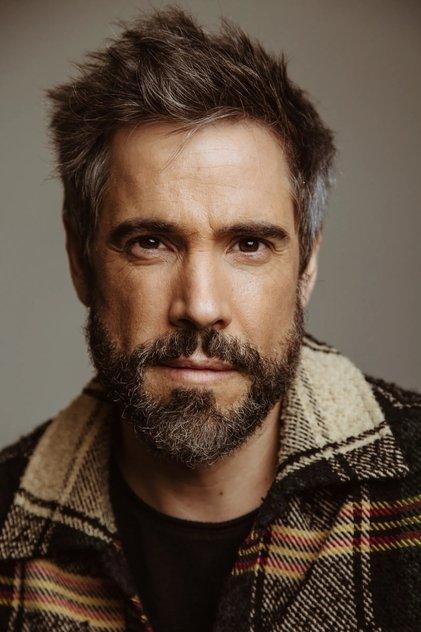 Unax Ugalde - Actor Profile Photo