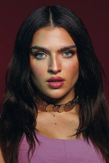 Mae Muller - Actor Profile Photo