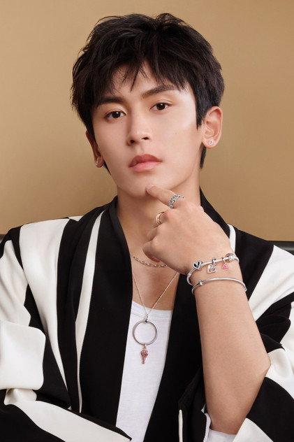 Zhang Zhehan - Actor Profile Photo