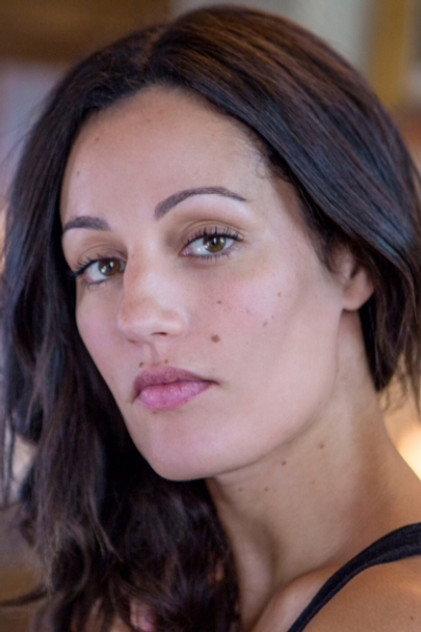 Ambre Larrazet - Actor Profile Photo