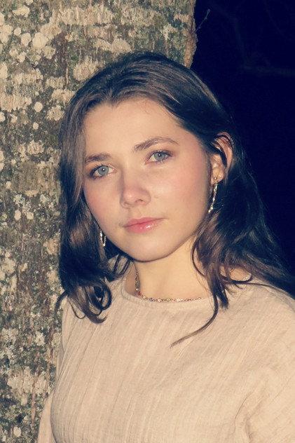 Maelle Peron - Actor Profile Photo