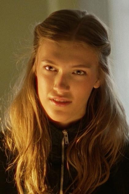 Alma Flygel Owren - Actor Profile Photo
