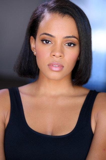 Efrangeliz Medina - Actor Profile Photo
