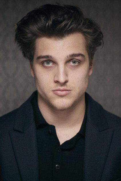 Jonas Dassler - Actor Profile Photo
