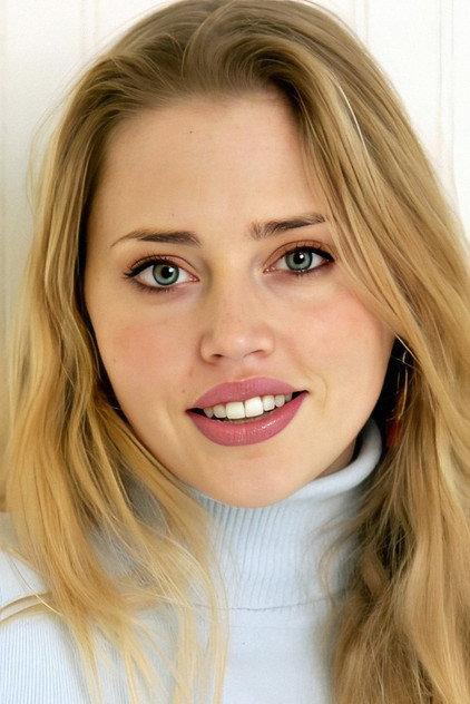 Estella Warren - Actor Profile Photo