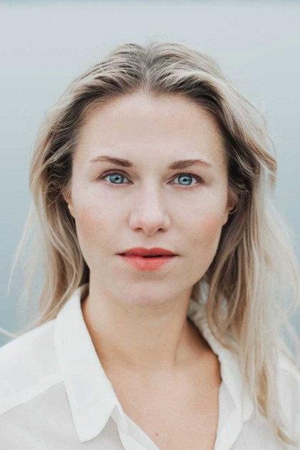 Caroline Glomnes - Actor Profile Photo