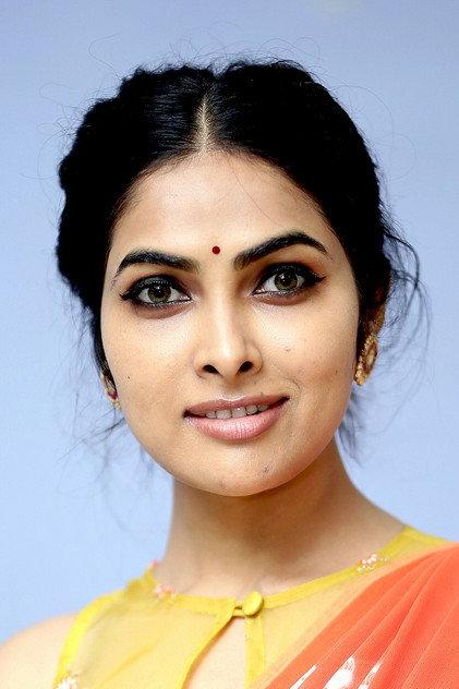 Divi Vadthya - Actor Profile Photo