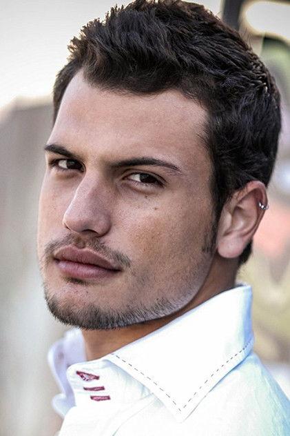 Roberto Urbina - Actor Profile Photo