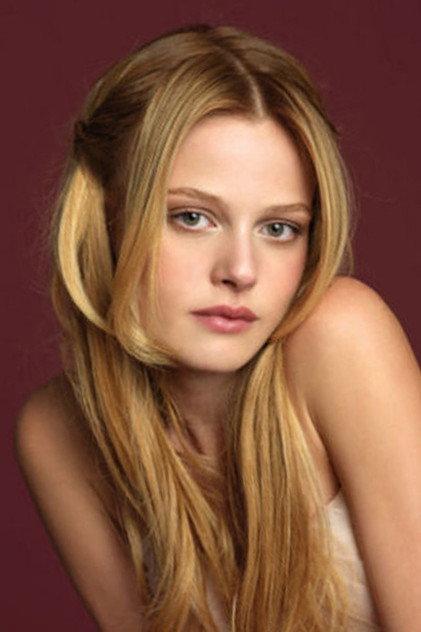 Naz Elmas - Actor Profile Photo