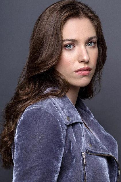 Julia Terranova - Actor Profile Photo