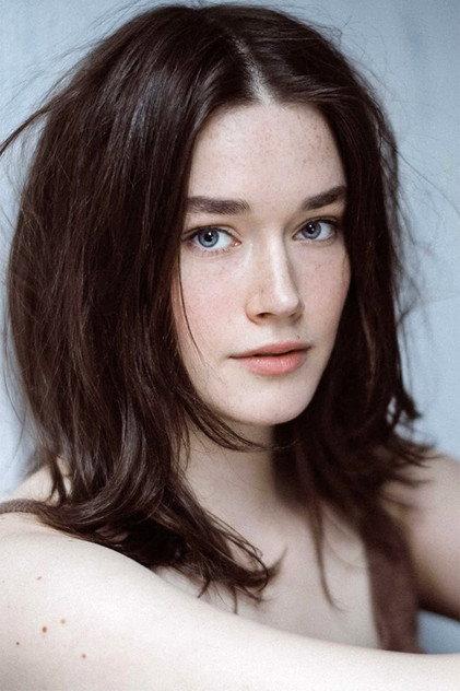 Hattie Hook - Actor Profile Photo