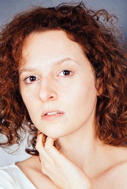 Laure Lapeyre - Actor Profile Photo