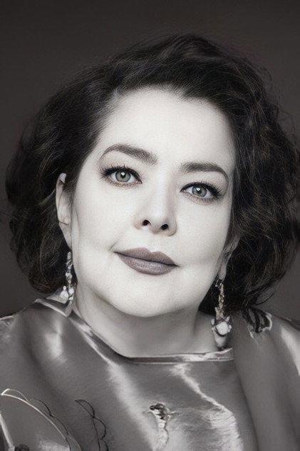Delia Casanova - Actor Profile Photo