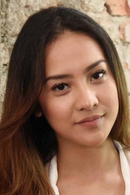 Anya Geraldine - Actor Profile Photo