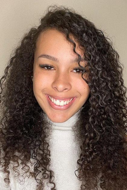 Júlia Olliver - Actor Profile Photo