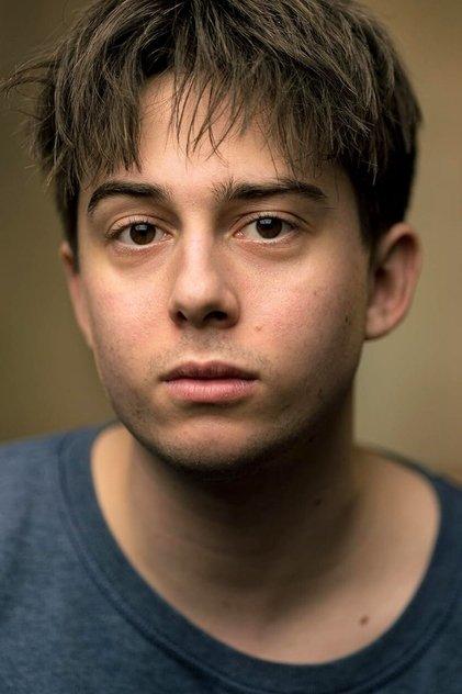 Gabriel Howell - Actor Profile Photo