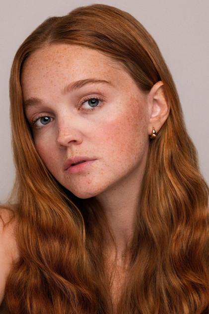Molly Peyton - Actor Profile Photo