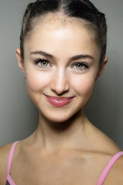 Bel Pickering - Actor Profile Photo