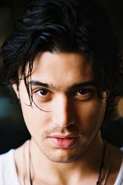 Yani Gellman - Actor Profile Photo