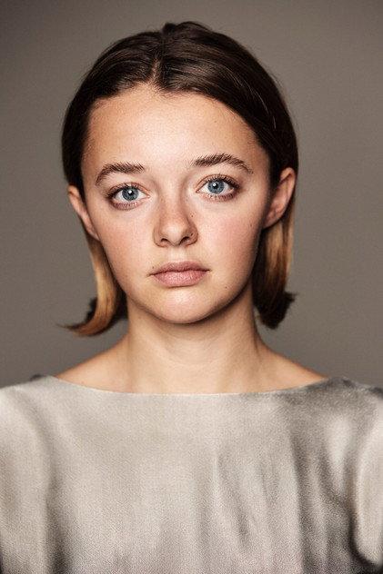 Ellie de Lange - Actor Profile Photo
