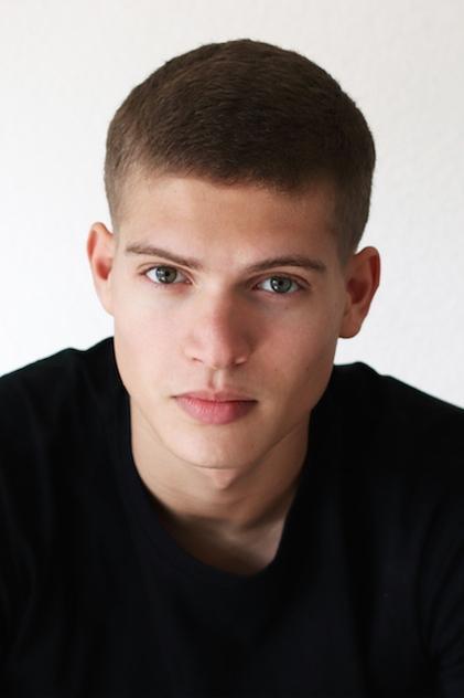 Josha Stradowski - Actor Profile Photo