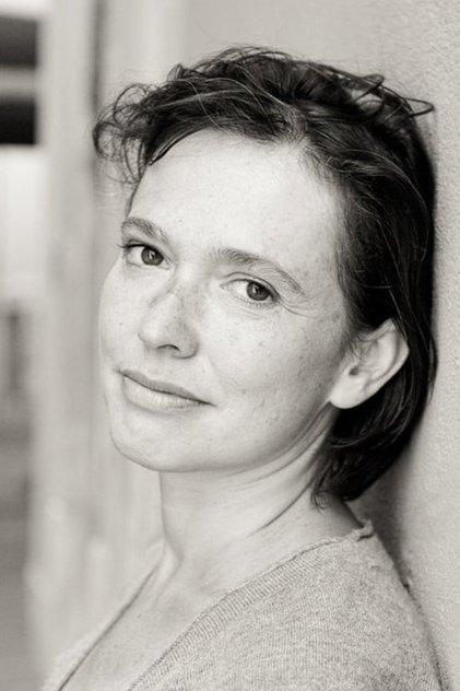 Amanda Langlet - Actor Profile Photo