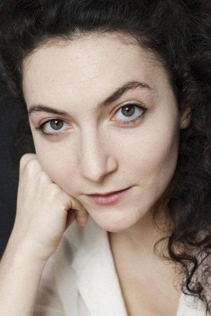 Fanny Bloc - Actor Profile Photo