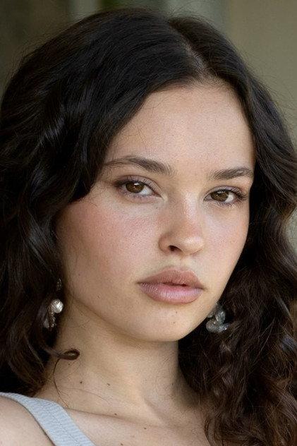 Abril Schapo - Actor Profile Photo