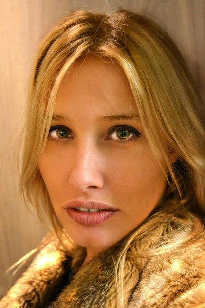 Lila Salet - Actor Profile Photo
