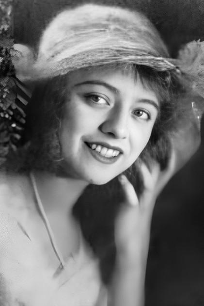 Charlotte Pierce - Actor Profile Photo