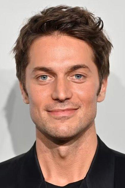 Lucas Bravo - Actor Profile Photo