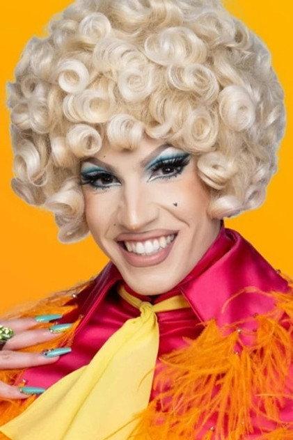 Vivian Vanderpuss - Actor Profile Photo