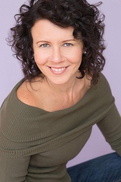 Chanda Davetas - Actor Profile Photo