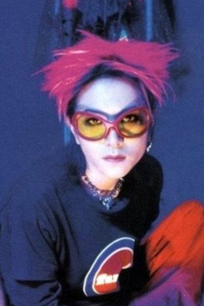 hide - Actor Profile Photo