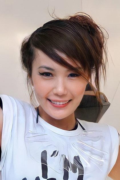 Helen To - Actor Profile Photo