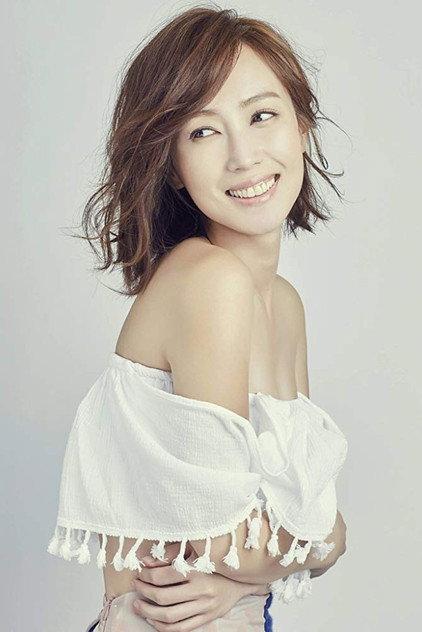 Esther Huang - Actor Profile Photo