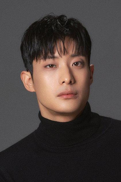 Lee Myeong-ro - Actor Profile Photo