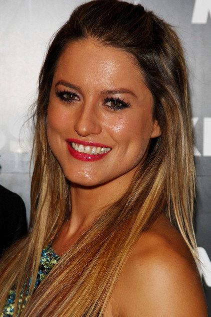 Lola Ponce - Actor Profile Photo