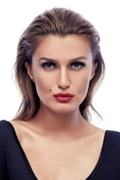 Tuğba Özay - Actor Profile Photo