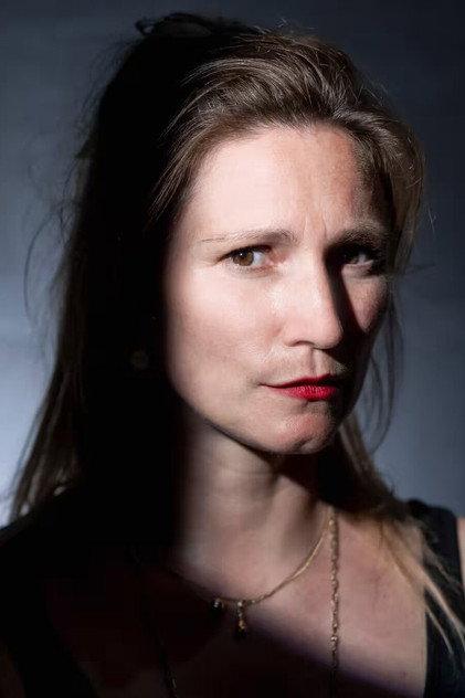 Eva Binon - Actor Profile Photo