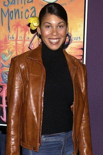 Julia Mendoza - Actor Profile Photo