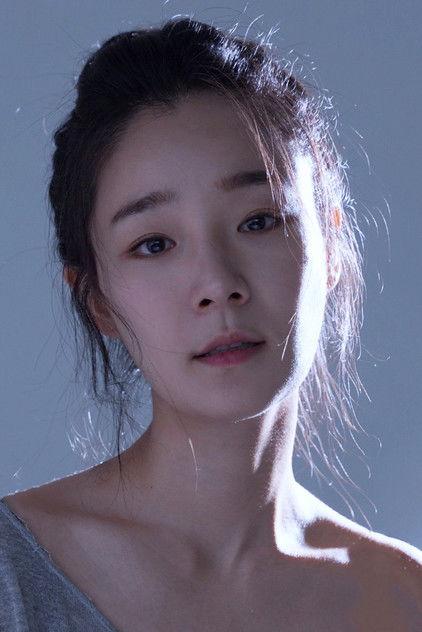Lee Ga-kyung - Actor Profile Photo