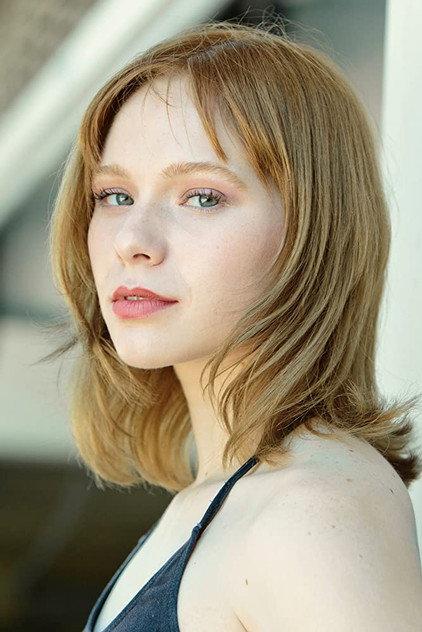Caroline Hebert - Actor Profile Photo