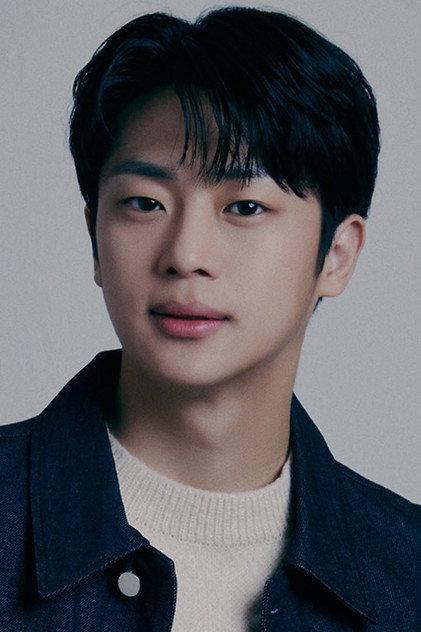 Lee Sin-young - Actor Profile Photo