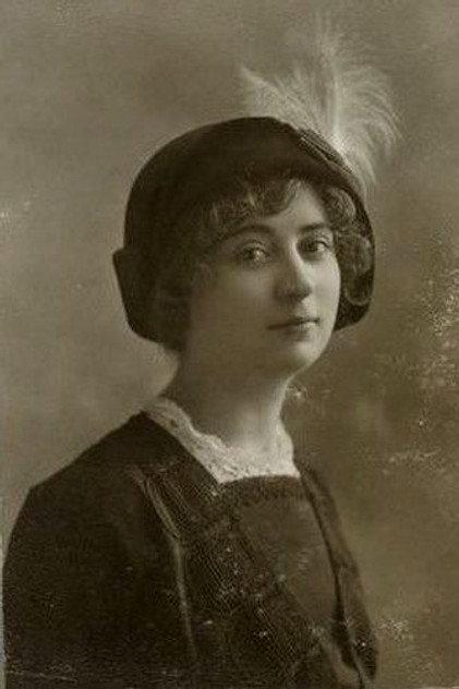 Cécile Guyon - Actor Profile Photo