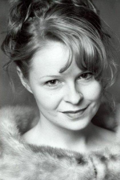 Alex Kelly - Actor Profile Photo
